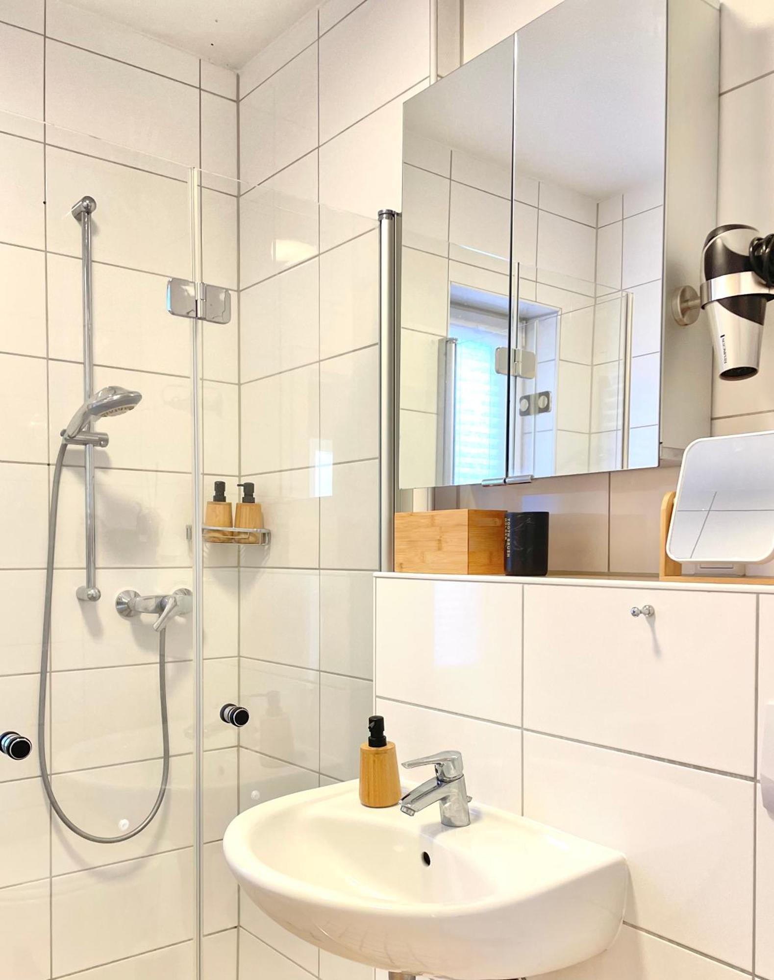 Wlan,Smart Tv,4 Betten, Zentral Эмден Экстерьер фото